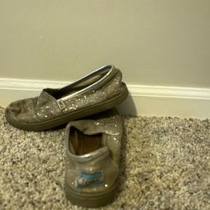 Toms shoes